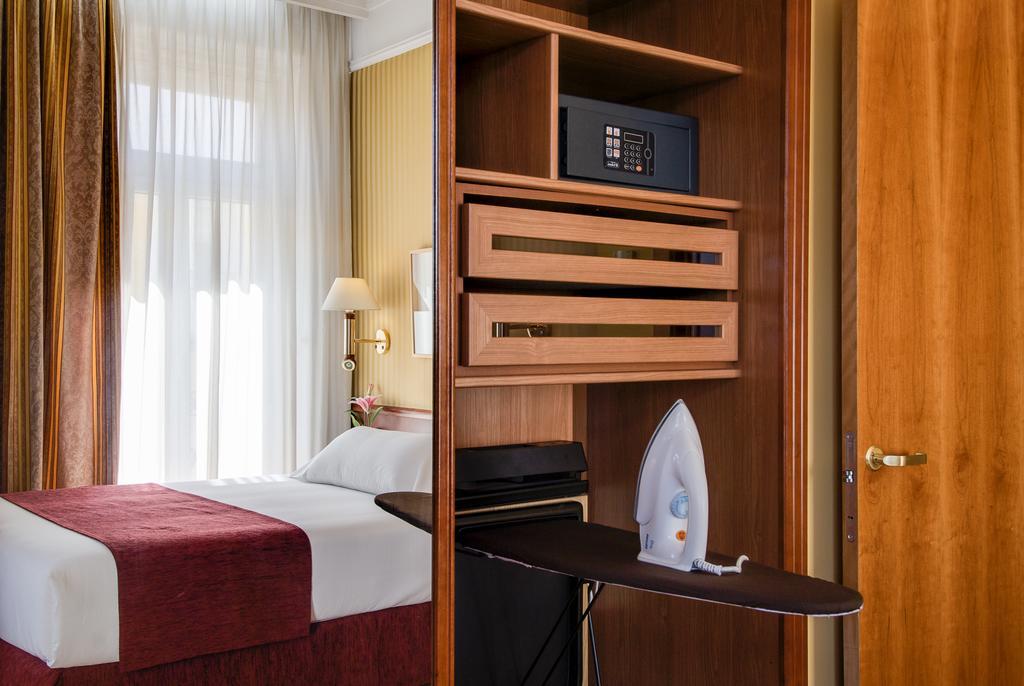 Отель Nh Collection Madrid Gran Via Экстерьер фото
